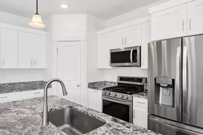 592 E 600 S, Hyrum, UT 84319 - Photo 4