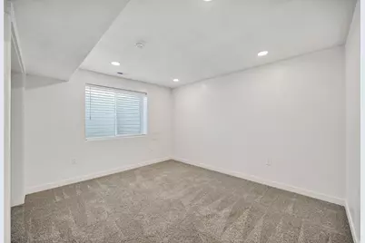 592 E 600 S, Hyrum, UT 84319 - Photo 24