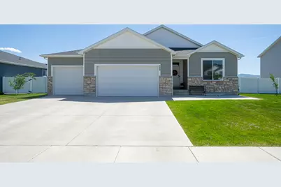 592 E 600 S, Hyrum, UT 84319 - Photo 1