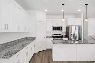 592 E 600 S, Hyrum, UT 84319 - Photo 10