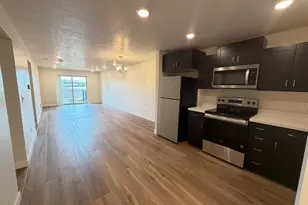 1032 E 400 S, Salt Lake City, UT 84102 - Photo 2