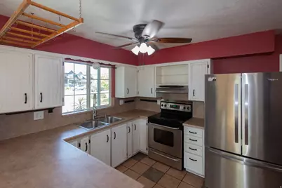 825 W 300 N, Hyrum, UT 84319 - Photo 2
