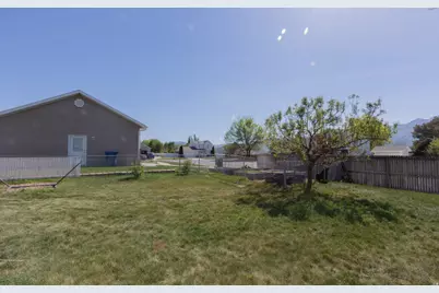 825 W 300 N, Hyrum, UT 84319 - Photo 30