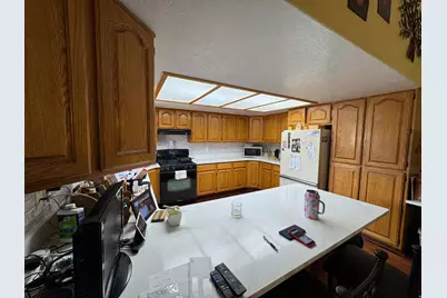 319 S 900 W, Orem, UT 84058 - Photo 8