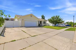 3448 S Hackberry Pl, Magna, UT 84044 - Photo 2