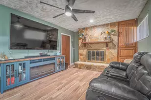 417 Marilyn Dr, Clearfield, UT 84015 - Photo 4