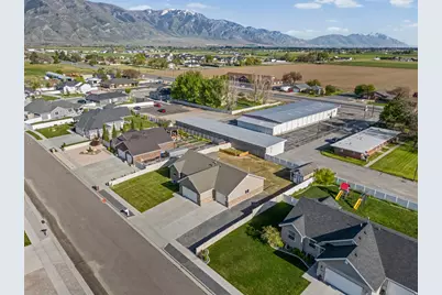 662 E 100 N, Tremonton, UT 84337 - Photo 32