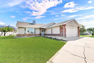 2476 W Clydesdale Ct N, Farr West, UT 84404 - Photo 2