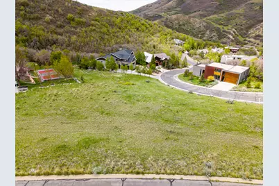 326 S Maryfield Dr #404, Salt Lake City, UT 84108 - Photo 2