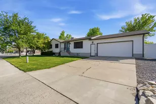 1438 N Trinnaman Ln W, Lehi, UT 84043 - Photo 4