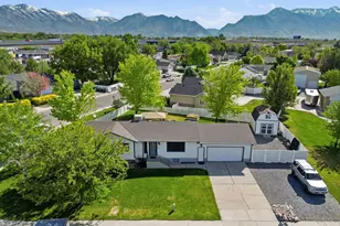 1438 N Trinnaman Ln W, Lehi, UT 84043 - Photo 2