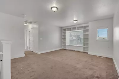 8069 N Quarter Mile Dr, Eagle Mountain, UT 84005 - Photo 18