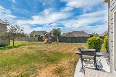 8069 N Quarter Mile Dr, Eagle Mountain, UT 84005 - Photo 4