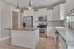 8069 N Quarter Mile Dr, Eagle Mountain, UT 84005 - Photo 12