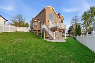 7910 S Pear Tree Cir E, Sandy, UT 84094 - Photo 24