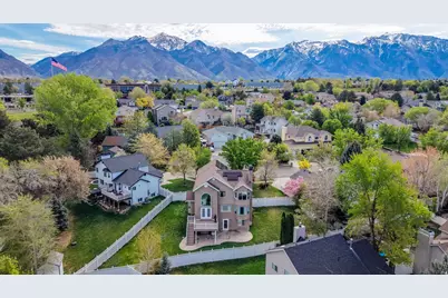7910 S Pear Tree Cir E, Sandy, UT 84094 - Photo 30