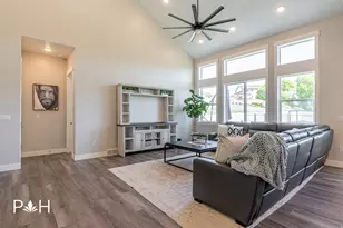781 W 85 S, Hyrum, UT 84319 - Photo 6