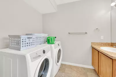 2603 W 2225 S, Syracuse, UT 84075 - Photo 16
