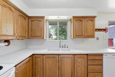 2348 N 770 W, Clinton, UT 84015 - Photo 4