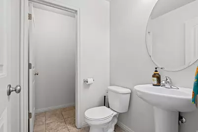 5449 S 2450 W, Roy, UT 84067 - Photo 6