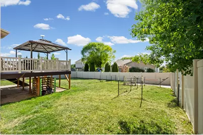 5449 S 2450 W, Roy, UT 84067 - Photo 20