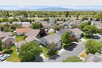 112 W Crystal Bay Dr, Stansbury Park, UT 84074 - Photo 26