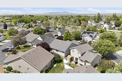 112 W Crystal Bay Dr, Stansbury Park, UT 84074 - Photo 28