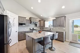 1380 W 50 N, Layton, UT 84041 - Photo 18