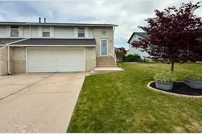 4616 S 3900 W, Roy, UT 84067 - Photo 2