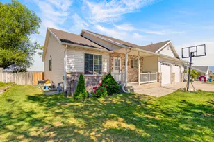 307 N Peach St, Santaquin, UT 84655 - Photo 2