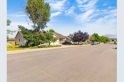 307 N Peach St, Santaquin, UT 84655 - Photo 8