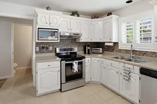 11499 S High Mountain Dr, Sandy, UT 84092 - Photo 18
