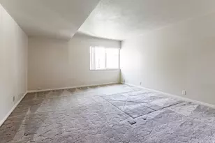 5839 S Waterbury Dr E, Holladay, UT 84121 - Photo 12