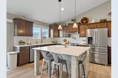 8273 S Skyline Arch Dr W, West Jordan, UT 84081 - Photo 6