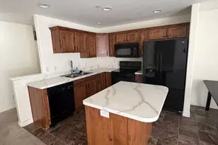 909 S Main St, Layton, UT 84041 - Photo 2