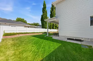 914 N 400 W, Centerville, UT 84014 - Photo 32