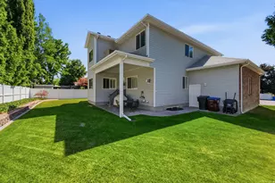914 N 400 W, Centerville, UT 84014 - Photo 30