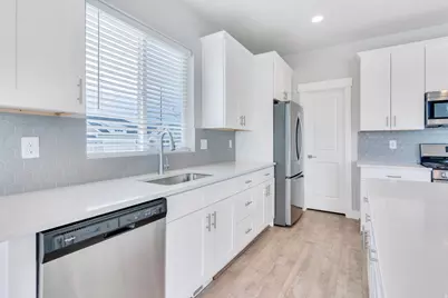 7632 S Waverly Ln, West Jordan, UT 84084 - Photo 2