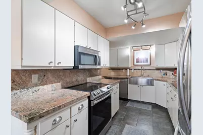 4798 S Saxony Cir E, Holladay, UT 84117 - Photo 8