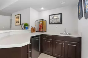 926 E Tahnia Park Cir S, Salt Lake City, UT 84121 - Photo 28
