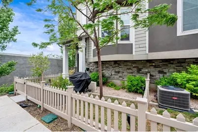 1414 S 800 W #D 4-5, Woods Cross, UT 84087 - Photo 2