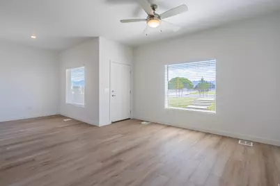 1172 Ambrosia Pl W, Grantsville, UT 84029 - Photo 4
