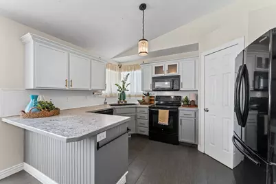 332 E 880 N, Tooele, UT 84074 - Photo 8