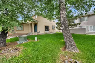 352 Bayside Dr, Saratoga Springs, UT 84045 - Photo 2