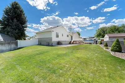 8328 S Plum Creek Cir W, West Jordan, UT 84088 - Photo 30