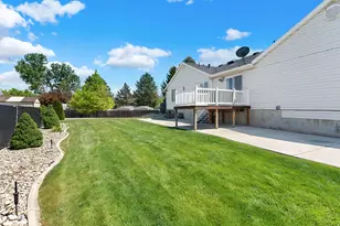 8328 S Plum Creek Cir W, West Jordan, UT 84088 - Photo 32