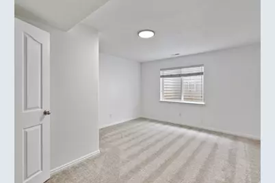 8569 S Sunrise Oak Dr, West Jordan, UT 84081 - Photo 16