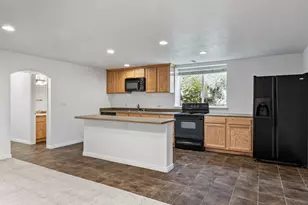 8569 S Sunrise Oak Dr, West Jordan, UT 84081 - Photo 14