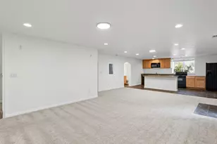 8569 S Sunrise Oak Dr, West Jordan, UT 84081 - Photo 12