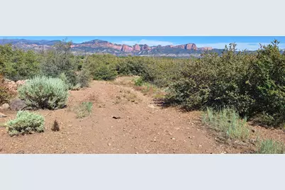 225 N 400 W, New Harmony, UT 84757 - Photo 8